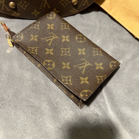 🤎💎Louis Vuitton vintage Bucket Bag 💎🤎 - Picture 10 of 11